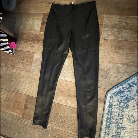 F21 gently used faux leather high waisted pants size US26 - Picture 4 of 6